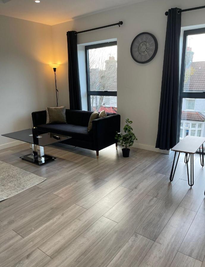 Stratford Apartment With Balcony Лондон Экстерьер фото
