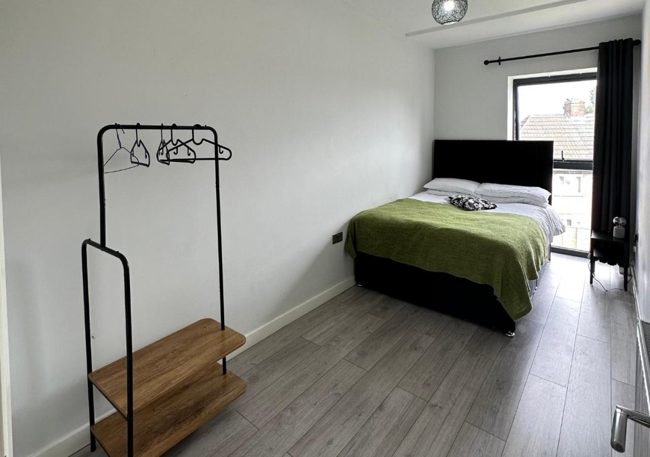 Stratford Apartment With Balcony Лондон Экстерьер фото